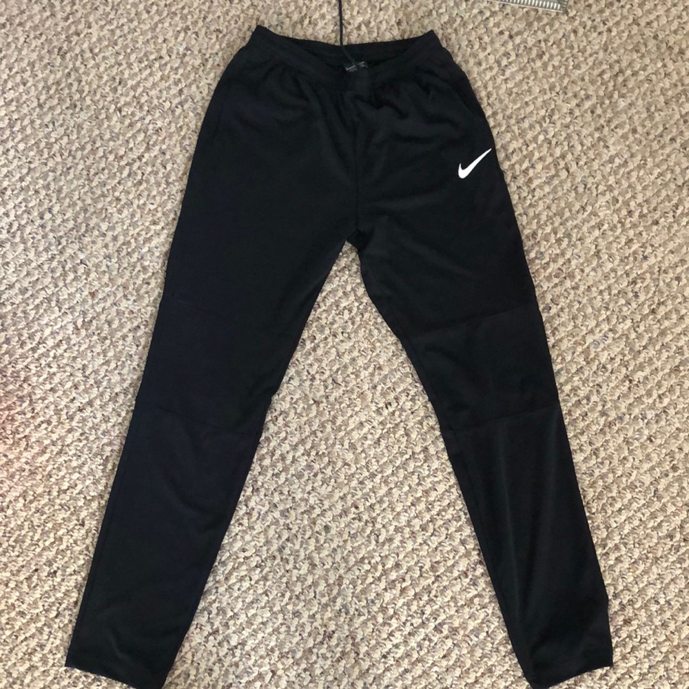 Nike Dri-Fit Lightweight Women’s Joggers - Black with Pockets